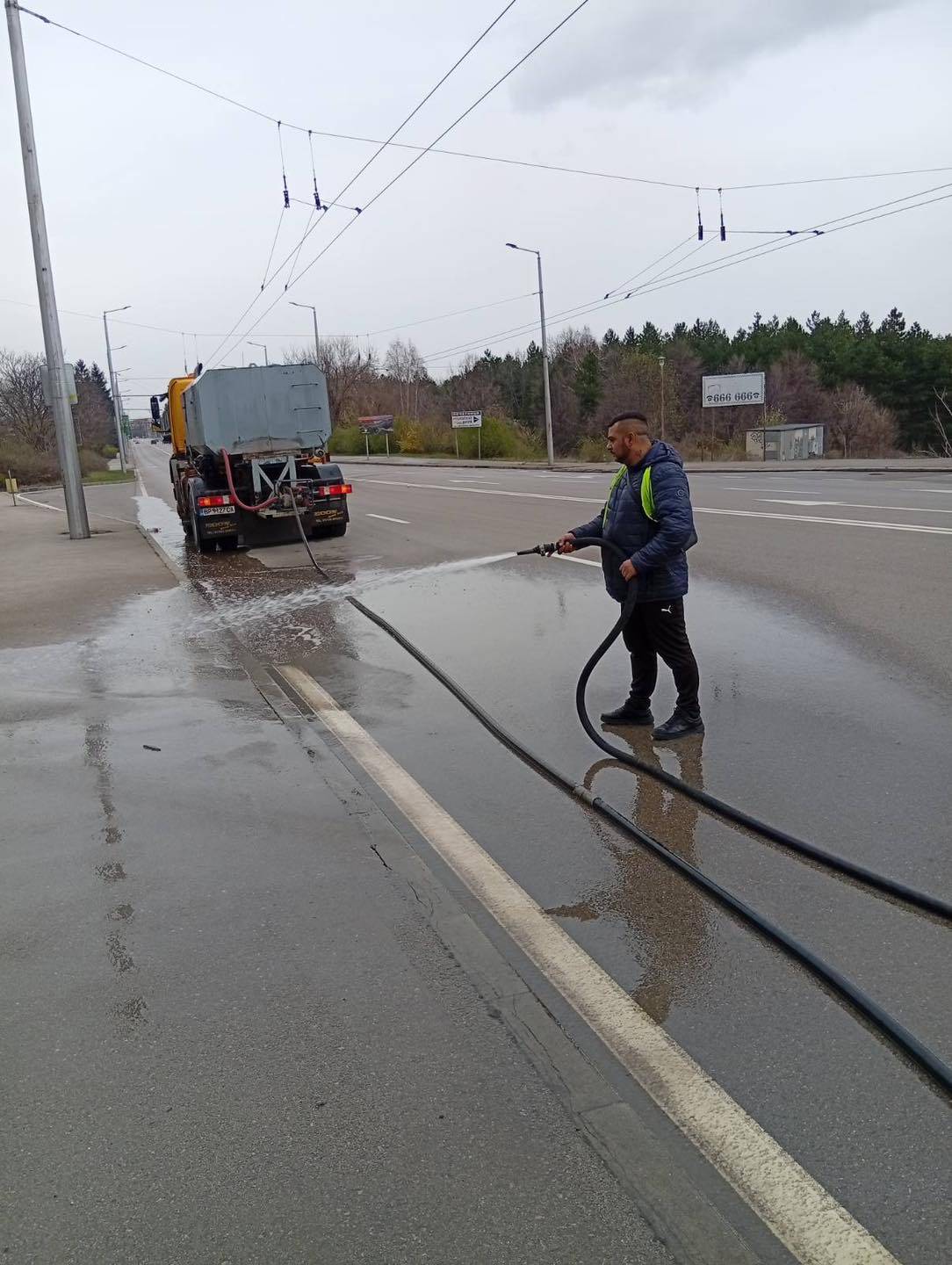  Измиване на улици във Враца 